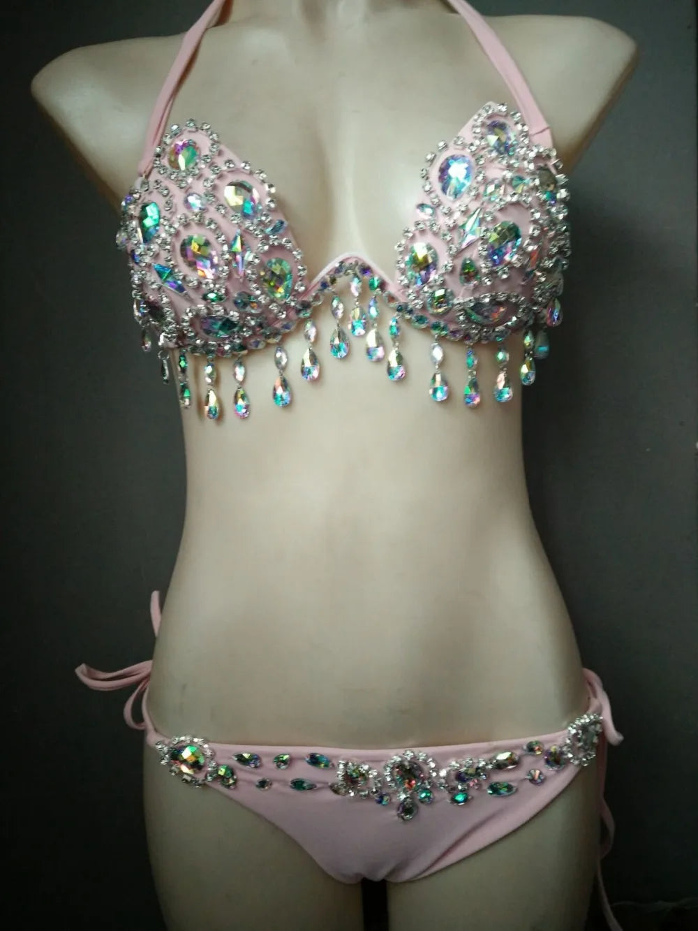 Sparkling Rhinestone Tassel Costume Bikini Set – Shimmering Crystal Fringe Bra & Belt Set for GoGo Dancers, Raves & Stage Performances